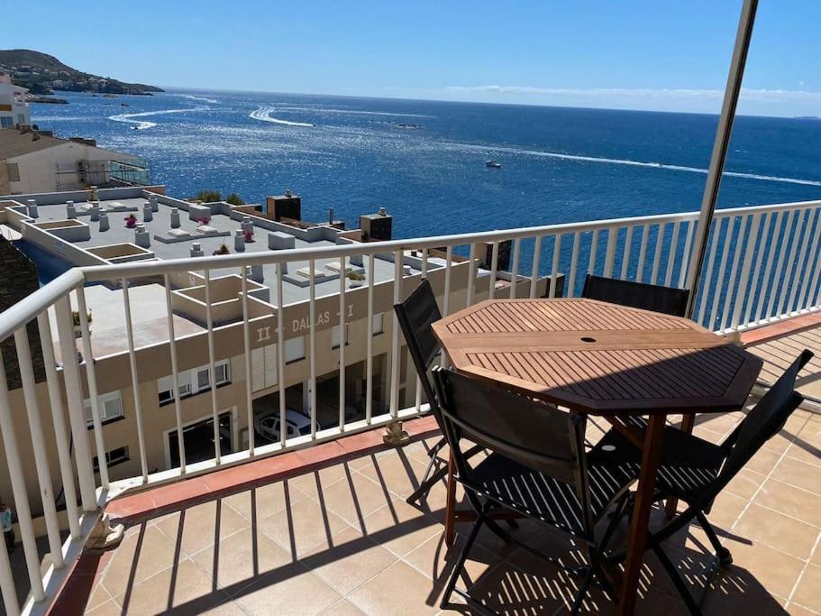 Apartamento Tres Habitaciones Con Vistas Al Mar En Roses Exterior photo