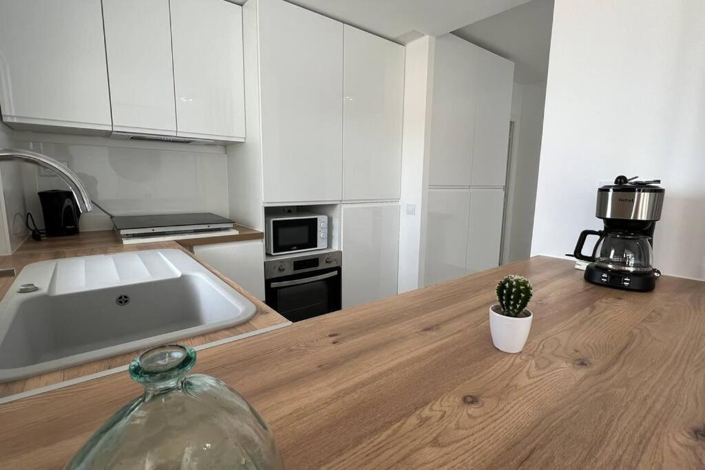 Apartamento Tres Habitaciones Con Vistas Al Mar En Roses Exterior photo
